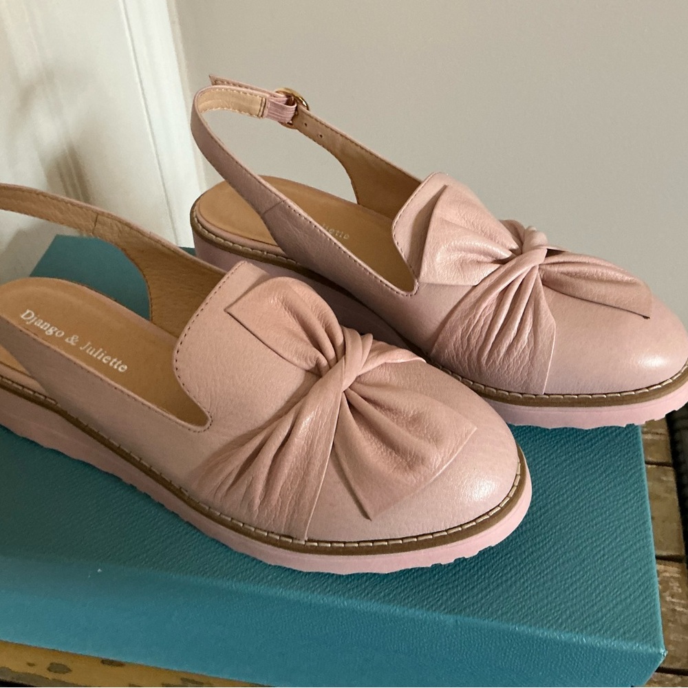 Django and Juliette Women's Pink Bow Leather Slingback Loafers, Size 36